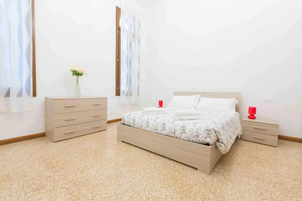 Ca Cicogna Air Conditioning And Fast Wifi, Central Location Apartment Italy
