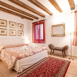  Apartment San Marco New Romantic Italy