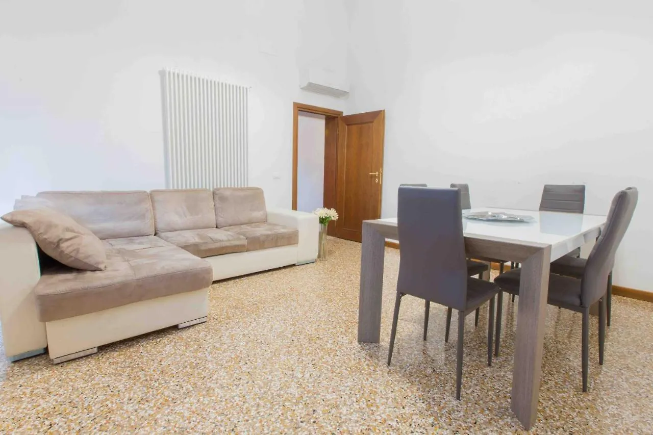 Ca Cicogna Air Conditioning And Fast Wifi, Central Location Apartment 0*, Venice Italy