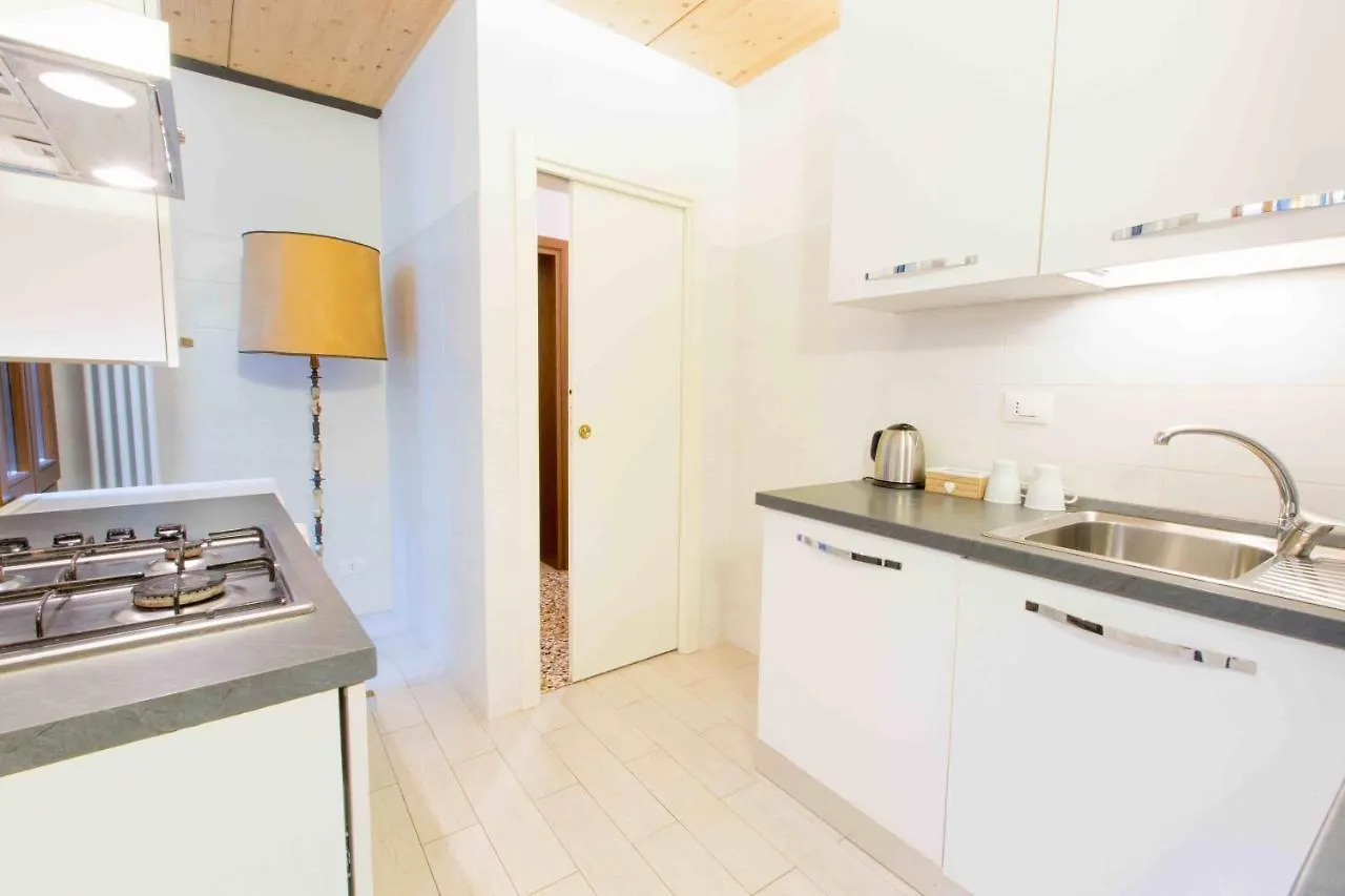 Ca Cicogna Air Conditioning And Fast Wifi, Central Location Apartment Italy