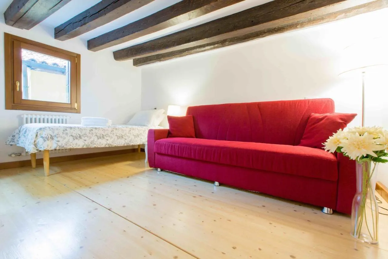 Ca Cicogna Air Conditioning And Fast Wifi, Central Location Apartment